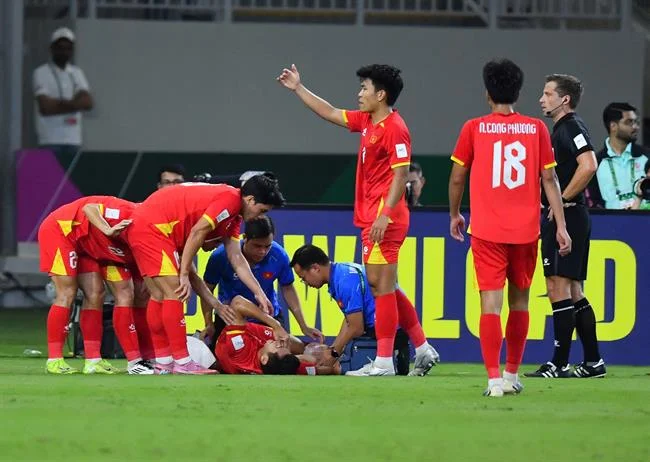 Biểu tượng hỗ trợ khách hàng 24/7 với hình ảnh nhân viên tư vấn